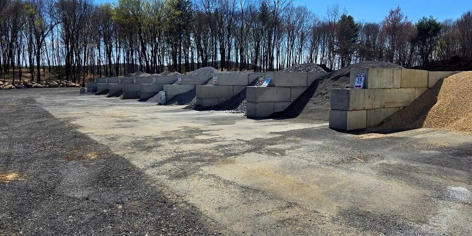 Mulches-Composts-etc Mulches and Composts, etc.